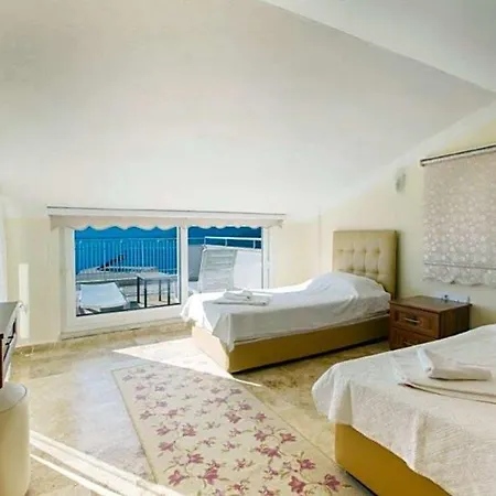 Βίλα Sleeps 10 Pool Wifi Καλκάν