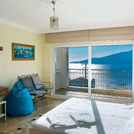 Villa Sleeps 10 Pool Wifi *