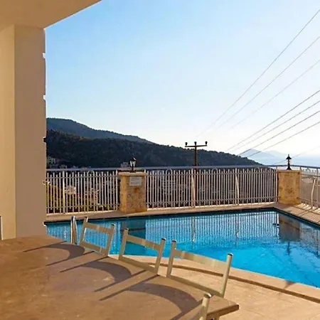 Sleeps 10 Pool Wifi Villa